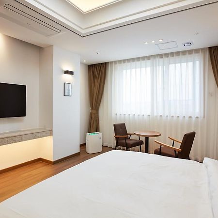 Noble Stay Hotel Gwangju Metropolitan City Екстер'єр фото