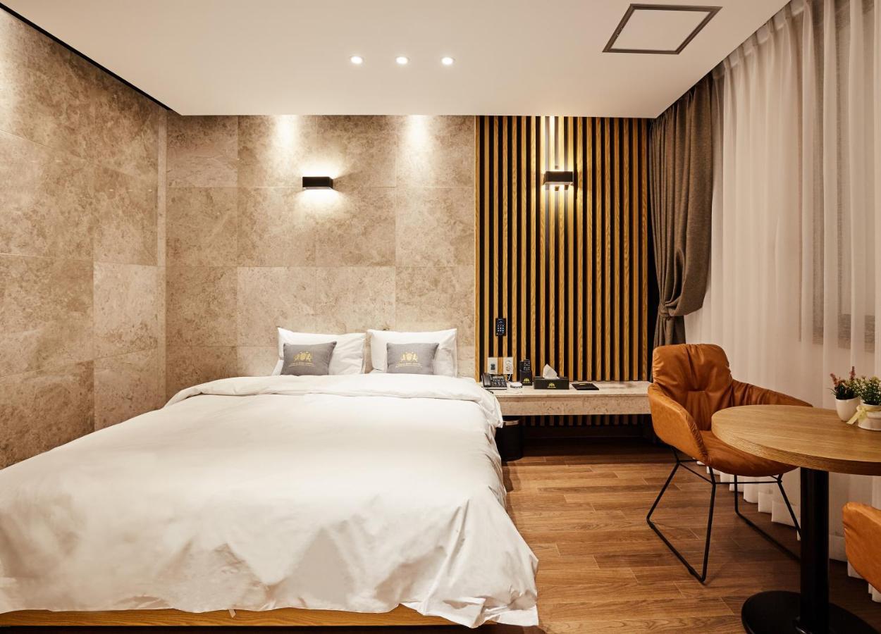 Noble Stay Hotel Gwangju Metropolitan City Екстер'єр фото